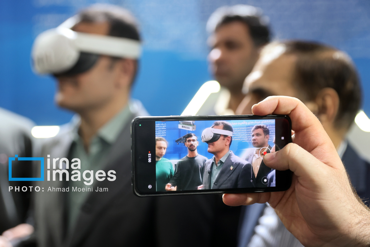 آینده را مغزهای آماده، دل‌های امیدوار و فناوری ایرانی می‌سازد