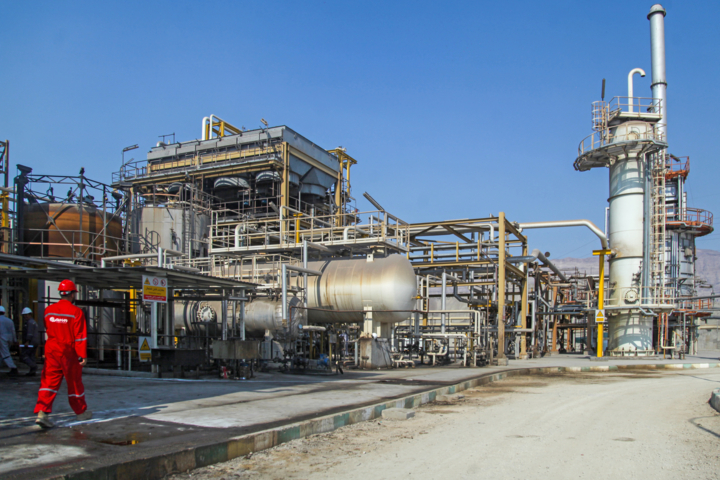 بیتوجهی صنایع بزرگ به «ماده ۴»؛ زنگ خطری برای پایداری تولید و برق در هرمزگان
