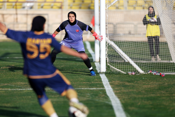 درخشش تاریخی فوتبال زنان کرمان؛ دوئل صدرنشینیان لیگ برتر