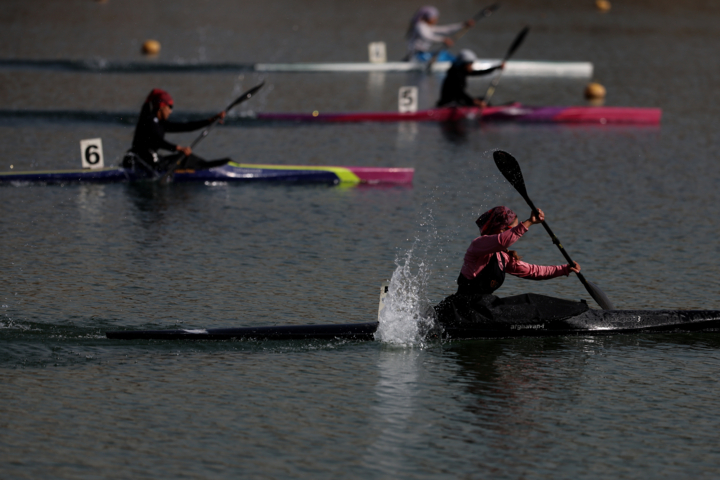 مربی تیم ملی آبهای آرام:سرمربی اوکراینی در مرحله آزمون و خطاست/قایقرانان به حدنصاب نرسیدند