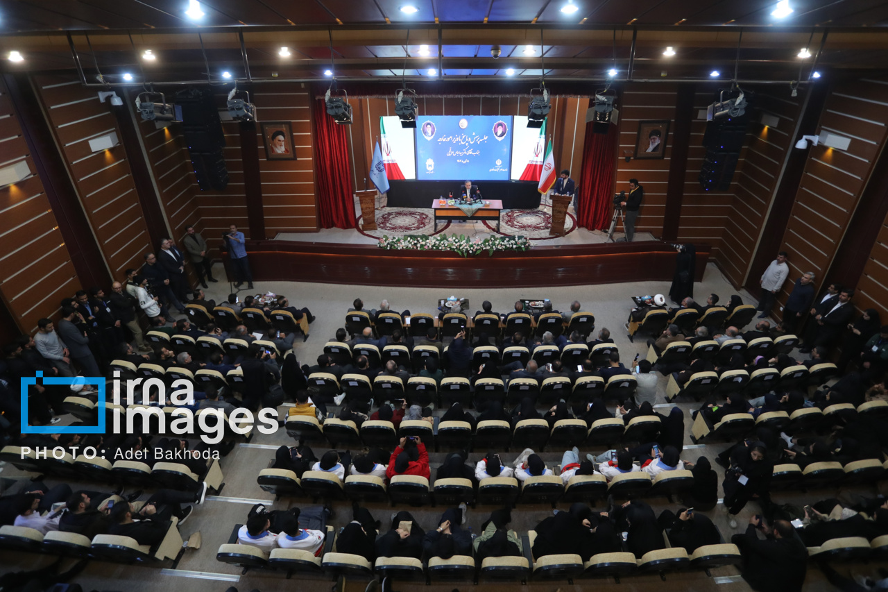 هم‌اندیشی «بعثت مردم در میدان نبرد» در قم برگزار ش