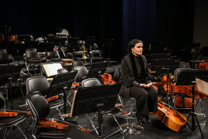 نخستین زنی که چوب رهبری ارکستر سمفونیک تهران را به دست گرفت/روایت «دیار سیمرغ»