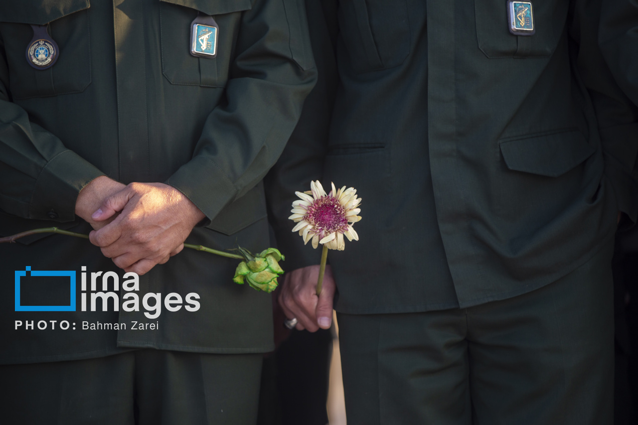 استقبال از ورود پیکر مطهر ۲ شهید گمنام در جزیره قشم‌ + فیلم