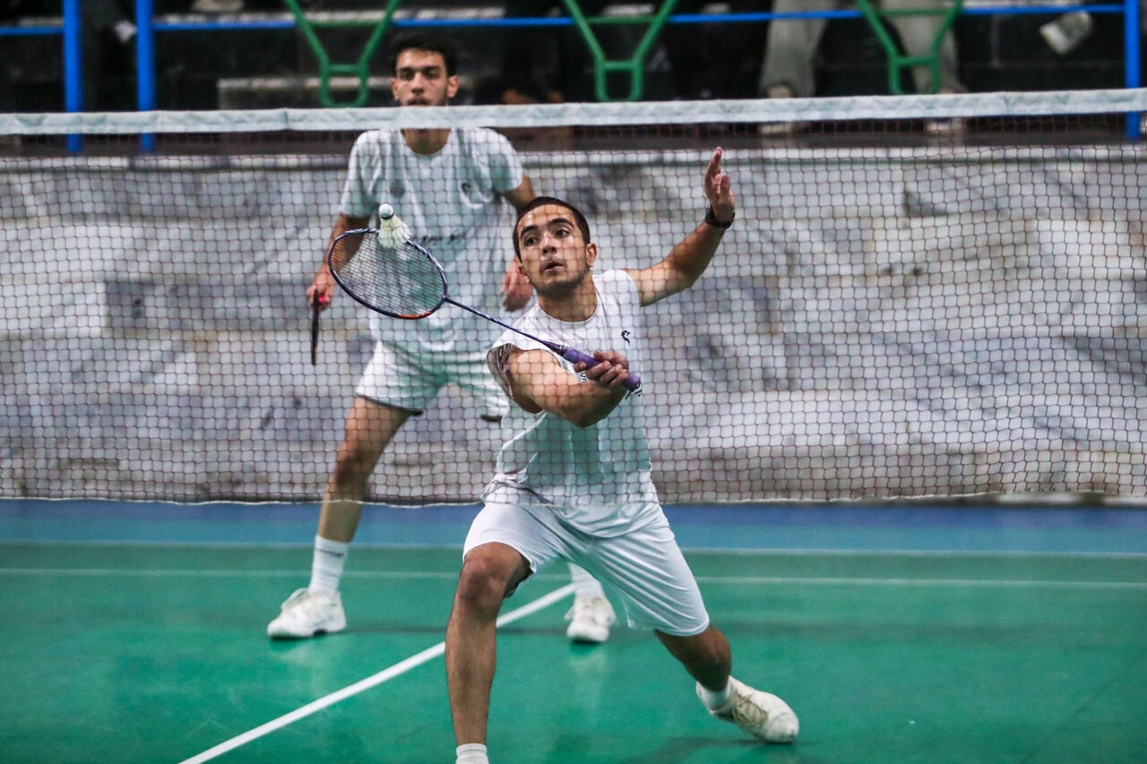 تیم کامل بدمینتون پسران زنجان به رقابت‌های رنکینگ نوجوانان کشور اعزام شد