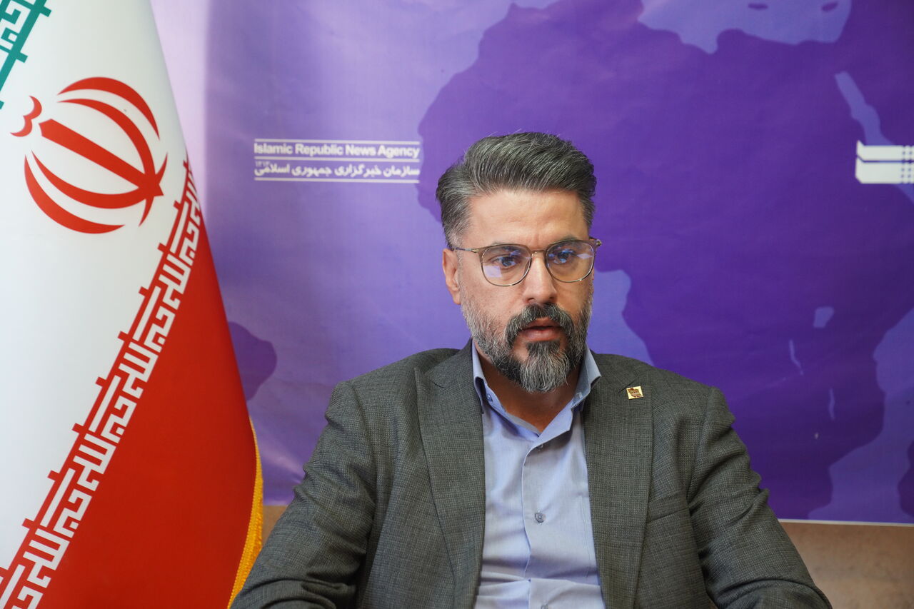 فیلم/ میز مذاکره تولیدکنندگان با سرمایه‌گذاران در اردبیل دایر شد