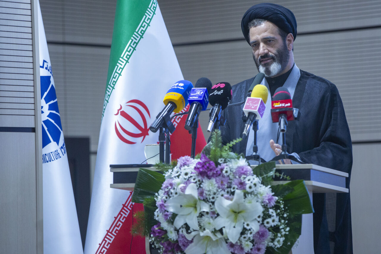 کرمانشاه دین خود را به انقلاب ادا کرده و اکنون نوبت مسئولان برای رفع موانع توسعه است