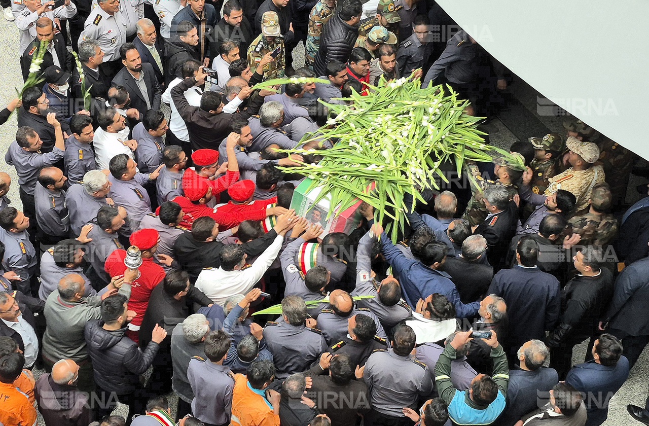 فیلم| تشییع پیکر مطهر آتش‌نشان فداکار «محسن میرشکار»
