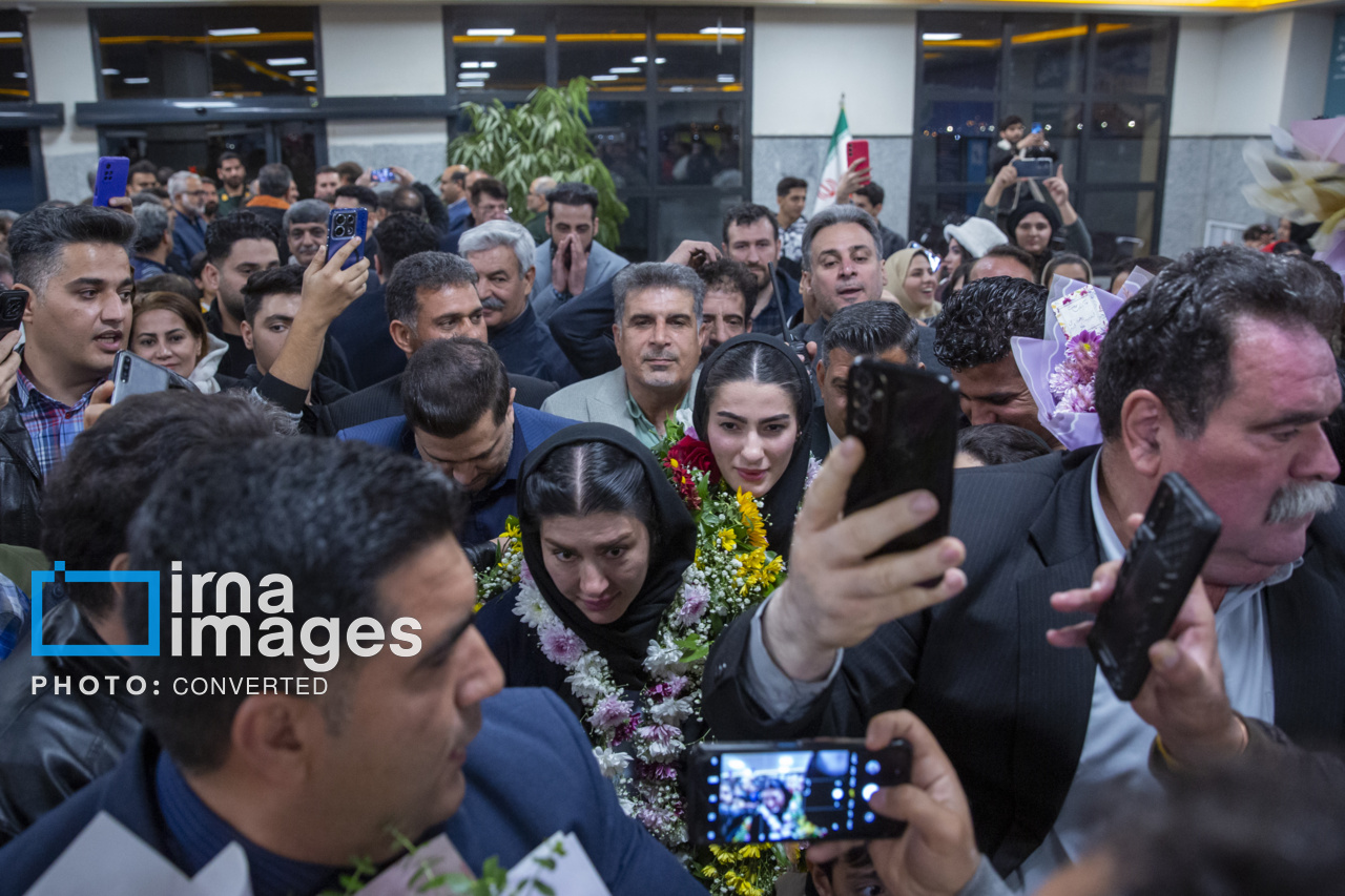 فیلم | استقبال باشکوه کرمانشاهی‌ها از دختر طلایی کاراته ایران