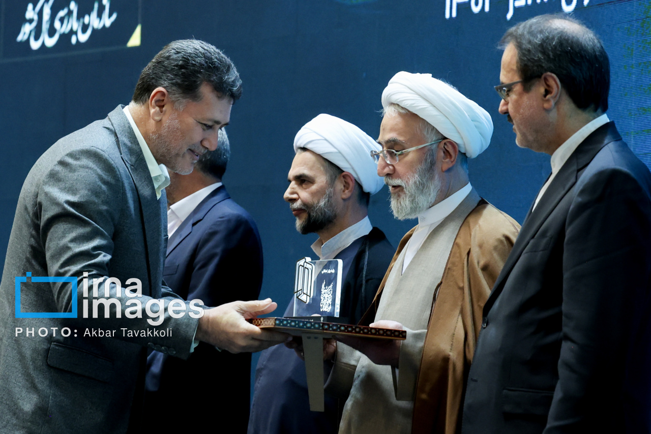 شهرداری سمنان در جشنواره ملی « ارتقای شفافیت» برتر شد