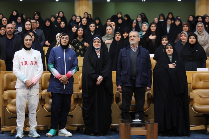 انقلاب اسلامی و زنان ایرانی؛ مسیر رشد از آموزش تا سلامت و اقتصاد