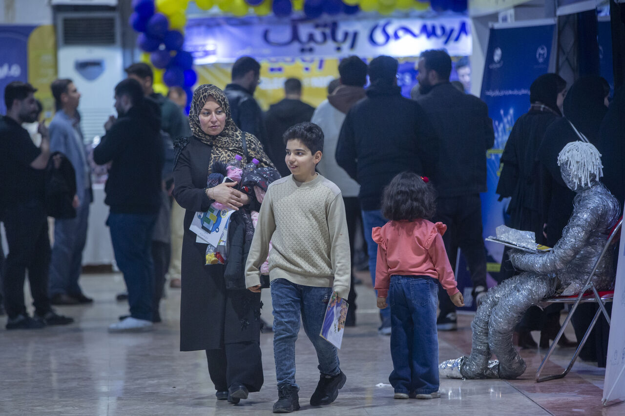 حضور ۱۰۸ شرکت و ۵۸ واحد دانشگاه آزاد در نمایشگاه پژوهش و فناوری