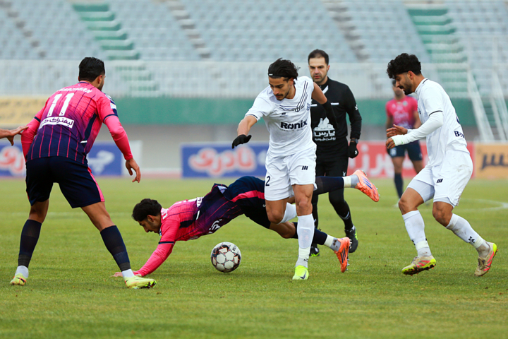 تراکتور سازی- ملوان؛ حمله به مکان سوم جدول