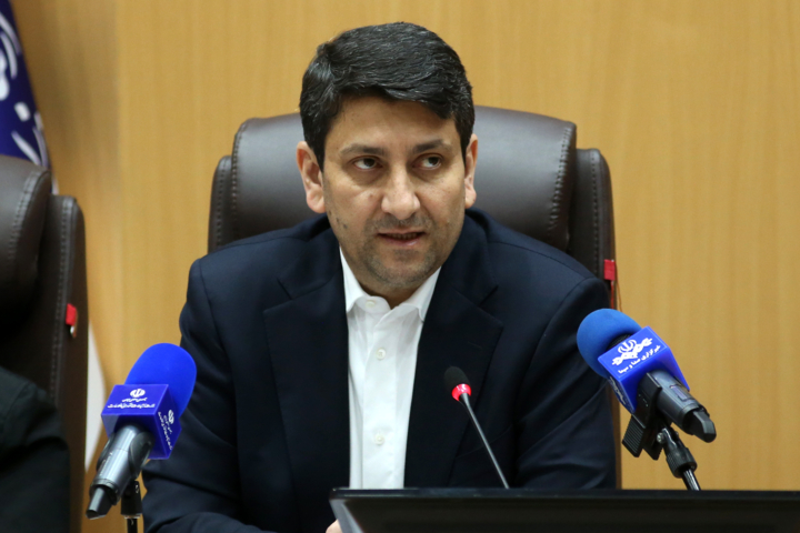 نگاهی به سفر وزیر ارتباطات به گیلان؛ از افتتاح ۳۰۵ پروژه تا صحبت از اپراتورهای هوش مصنوعی