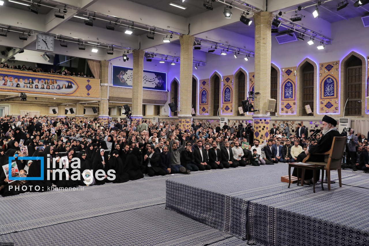 دیدار خانوادههای شهیدان جنگ ۱۲ روزه با رهبر انقلاب