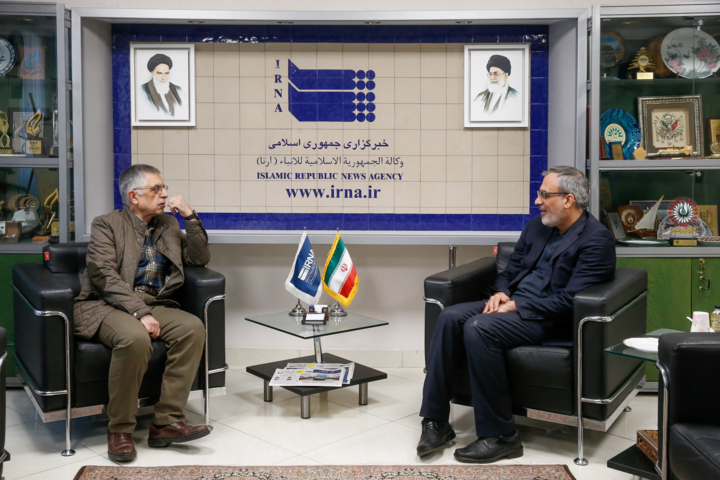 کرباسچی: دشمن را باید با سیاست و تدبیر به زانو درآوریم نه با شعار