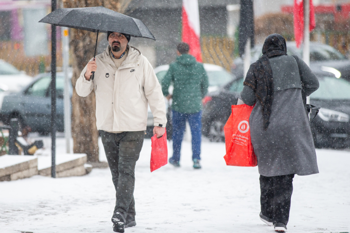 ارتفاع برف در نقاطی کوهستانی رامسر به یک متر رسید