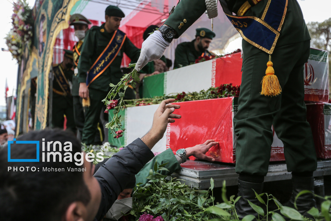 پیکر مطهر ۹ شهید تجاوز آمریکا و رژیم صهیونیستی در کنگان بوشهر تشییع شد پیکر مطهر ۹ شهید تجاوز آمریکا و رژیم صهیونیستی در کنگان بوشهر تشییع شد