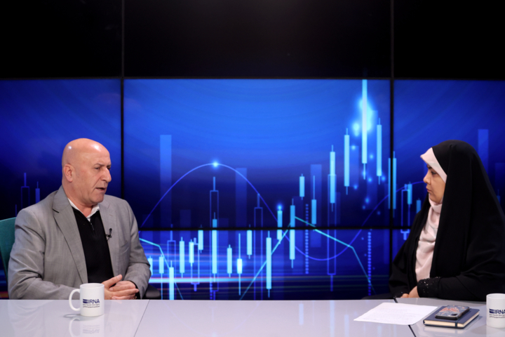 ارز چندنرخی پول پاشی و از بین بردن منابع ملی است/ معیشت مردم در دستور کار دولت باشد