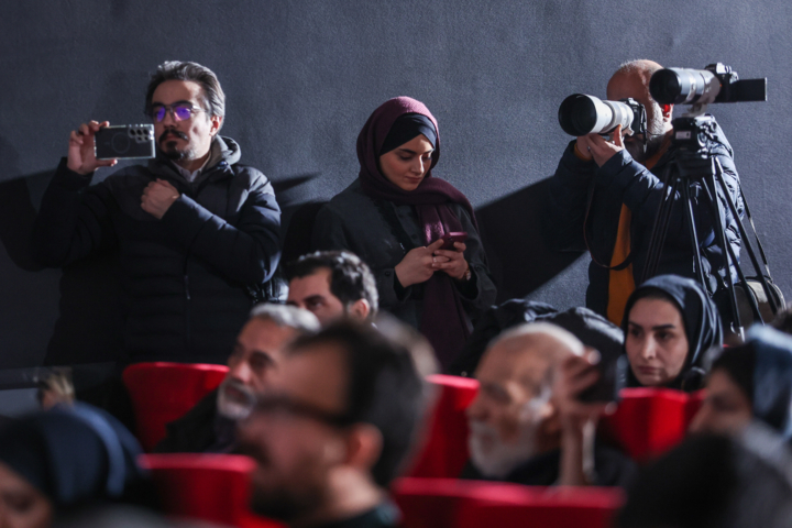 از سخنرانی ایستاده دبیر تا سرنوشت مبهم «برمودا»