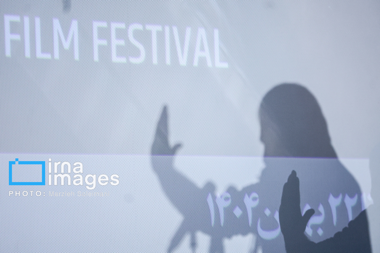 چهل و چهارمین جشنواره‌ فیلم فجر با نمایش یک انیمیشن افتتاح می‌شود