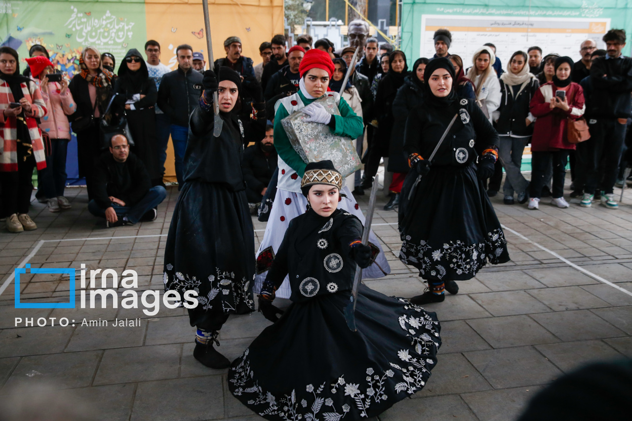 فراخوان «ایران‌دخت» منتشر شد/معرفی عوامل نمایش «بابایی بخند»
