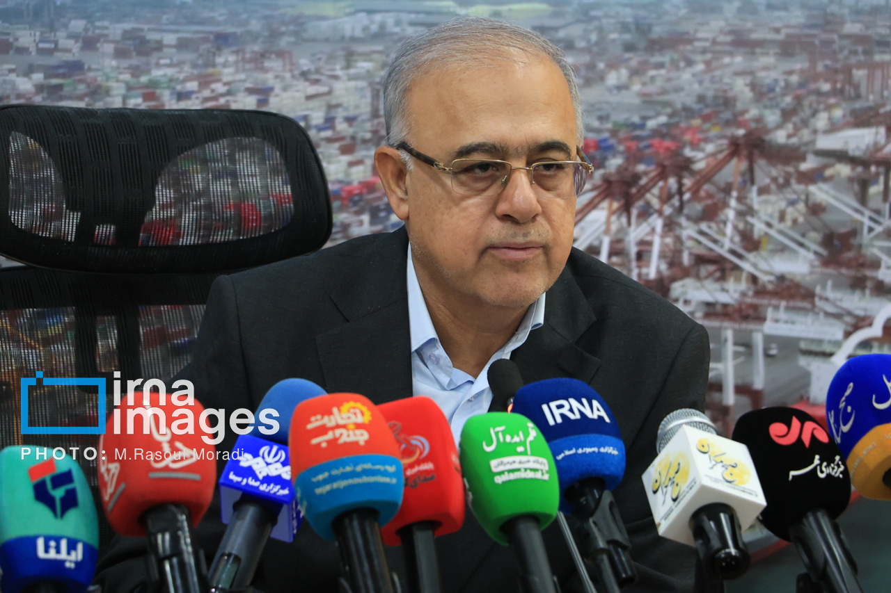 استاندار هرمزگان: میناب به کانونی ملی و جهانی مظلومیت شهدای دانش‌آموز تبدیل شود