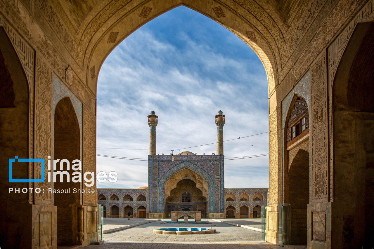 روند اصلاح گذرهای پیرامون مسجد جامع اصفهان آغاز شد