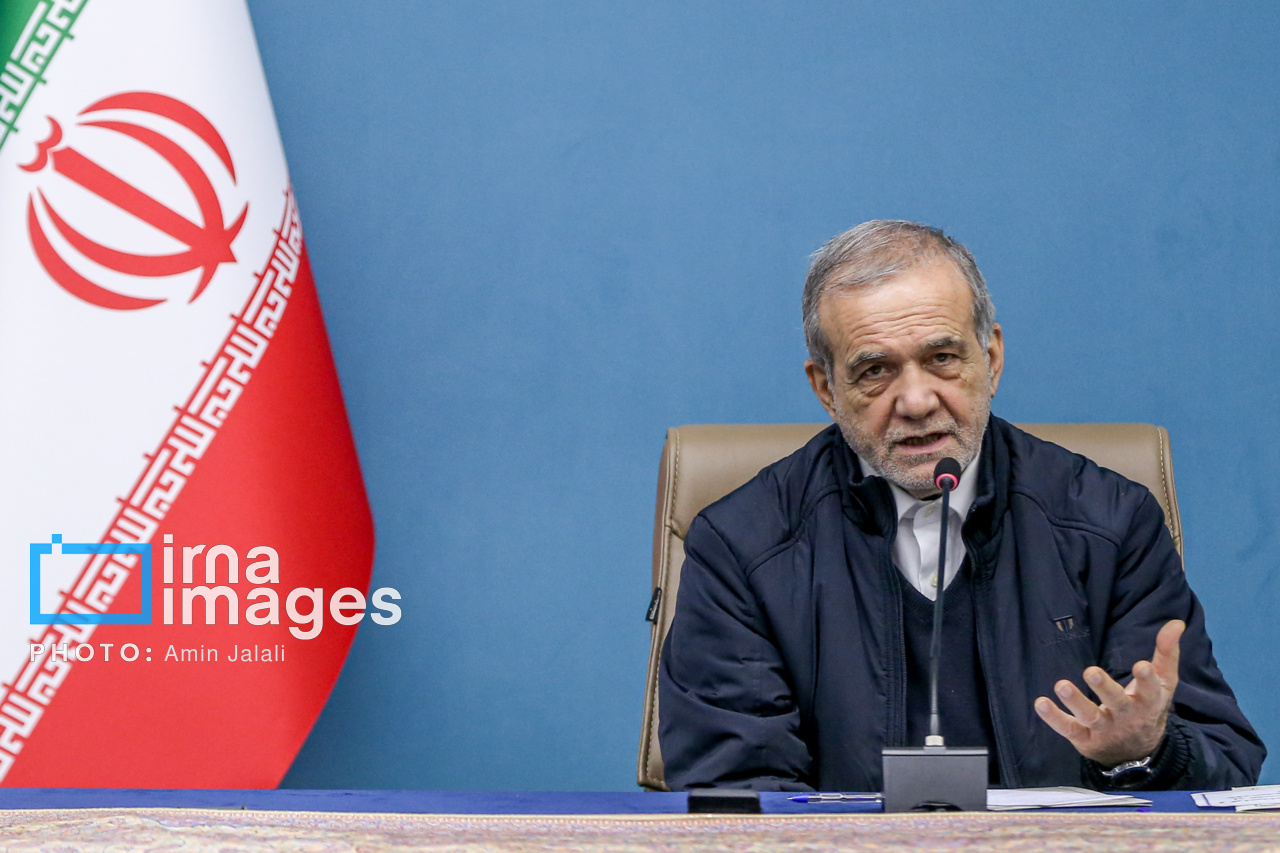 بهرهبرداری از ۸۶۸ واحد صنعتی نوبهرهبردار و ۵۰۸ واحد تولیدی احیا شده با فرمان رئیس جمهور بهرهبرداری از ۸۶۸ واحد صنعتی نوبهرهبردار و ۵۰۸ واحد تولیدی احیا شده با فرمان رئیس جمهور