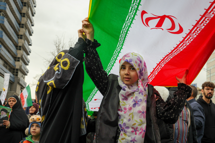 پرواز همای: فقط مردم ایران میتوانند سرنوشت خاکشان را رقم بزنند/ احترام به تمامیت ارضی