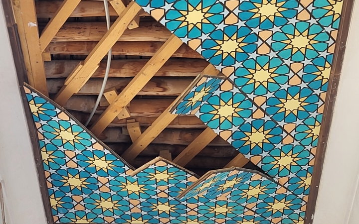 بررسی روند مرمت ۱۴۹ اثر تاریخی آسیبدیده در جنگ / تأسیسات پرخطر از حریم آثار جابه جا شود