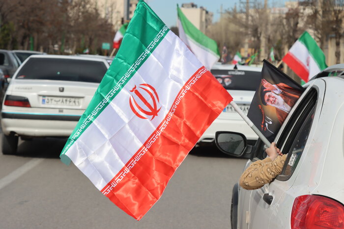 همایش خودرویی «ایران ۴۵»؛ رای آری دوباره کرمانیها به جمهوری اسلامی