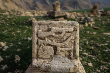 خوزستان - محوطه تاریخی قبرستان شیرهای سنگی شهسوار