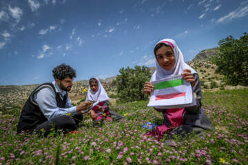 مدرسهای میان کوهستان