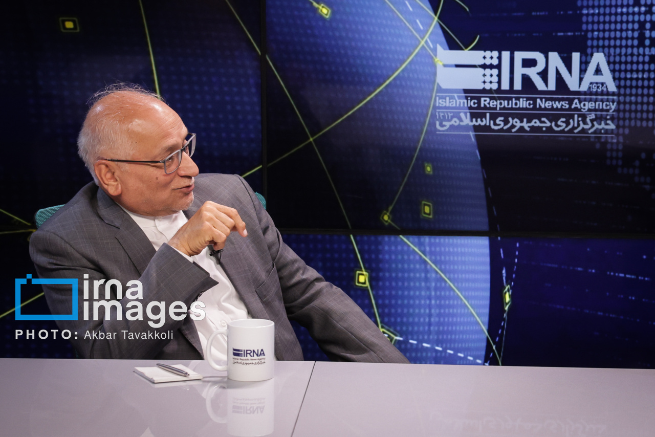 مرعشی: آمریکا دنبال بهانه‌ برای پایان جنگ است/ ایران باید پیروزی خود را تثبیت کند