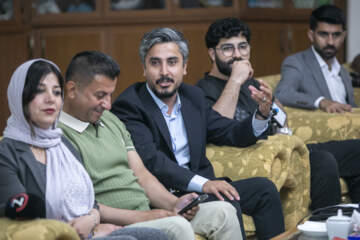 بازدید خبرنگاران کردستان عراق از محل اصابت موشک در کرمانشاه