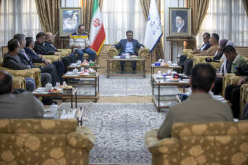 بازدید خبرنگاران کردستان عراق از محل اصابت موشک در کرمانشاه