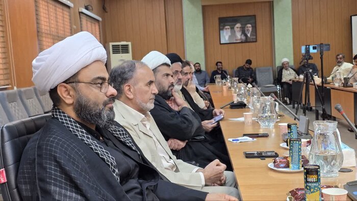 تقدسسازی مانع نقد، با اندیشه امام خمینی(س) سازگار نیست