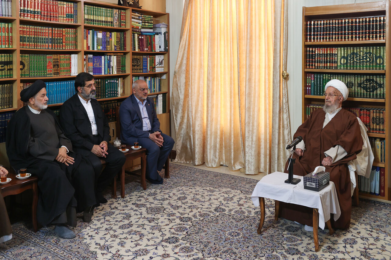دیدار حاجی میرزایی با آیت‌الله مکارم شیرازی