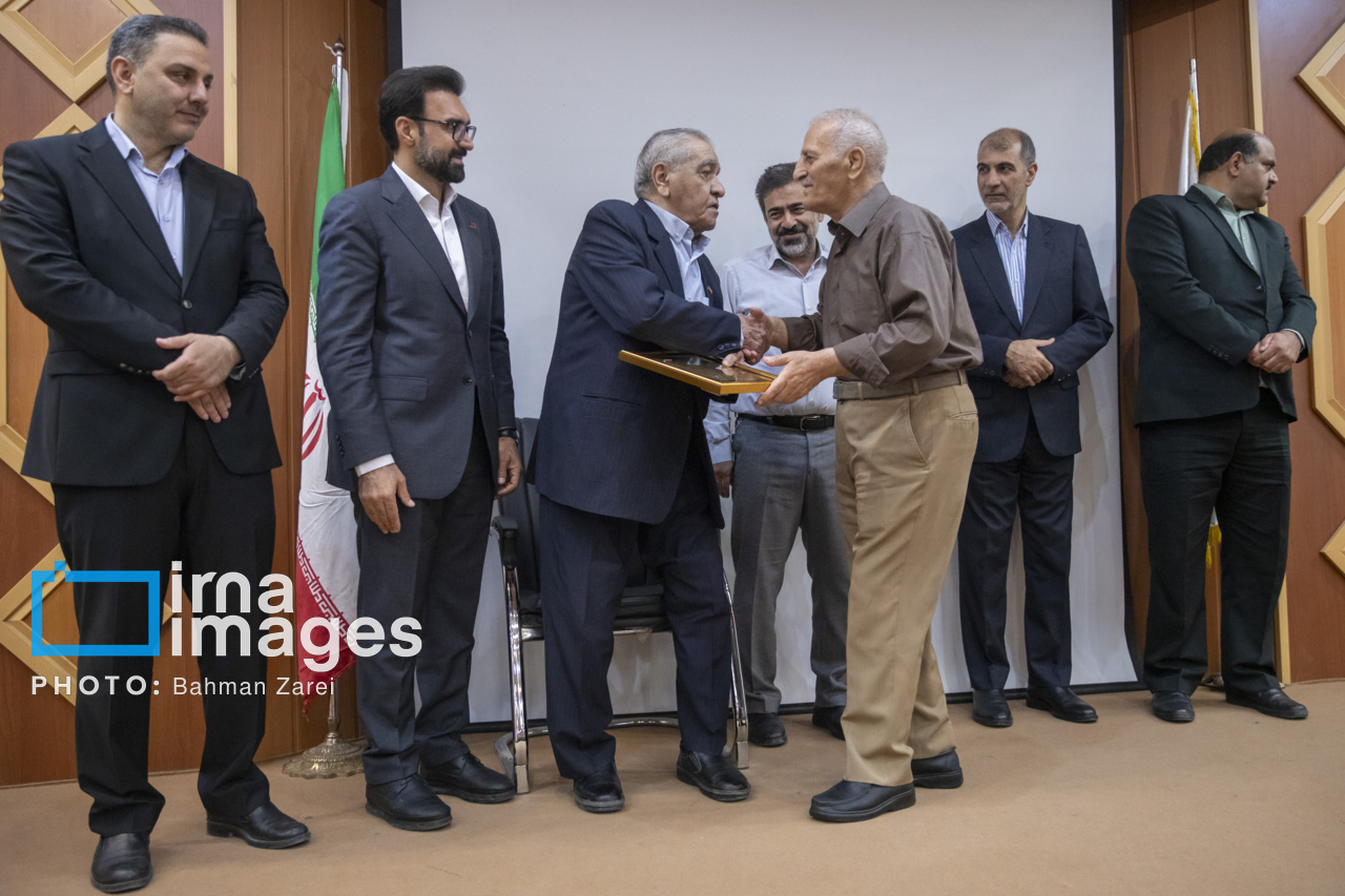 تکریم پیشکسوتان و بازنشستگان اداره‌کل ورزش کرمانشاه