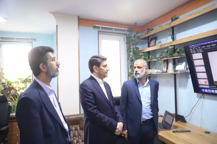 بازدید وزیر ارتباطات از پلتفرمهای «ایتا» و «باسلام» در قم