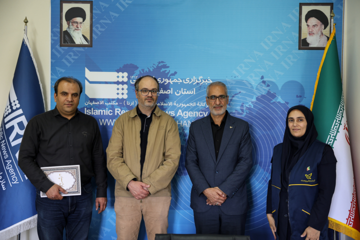 مدیرکل پست اصفهان از ایرنا بازدید کرد