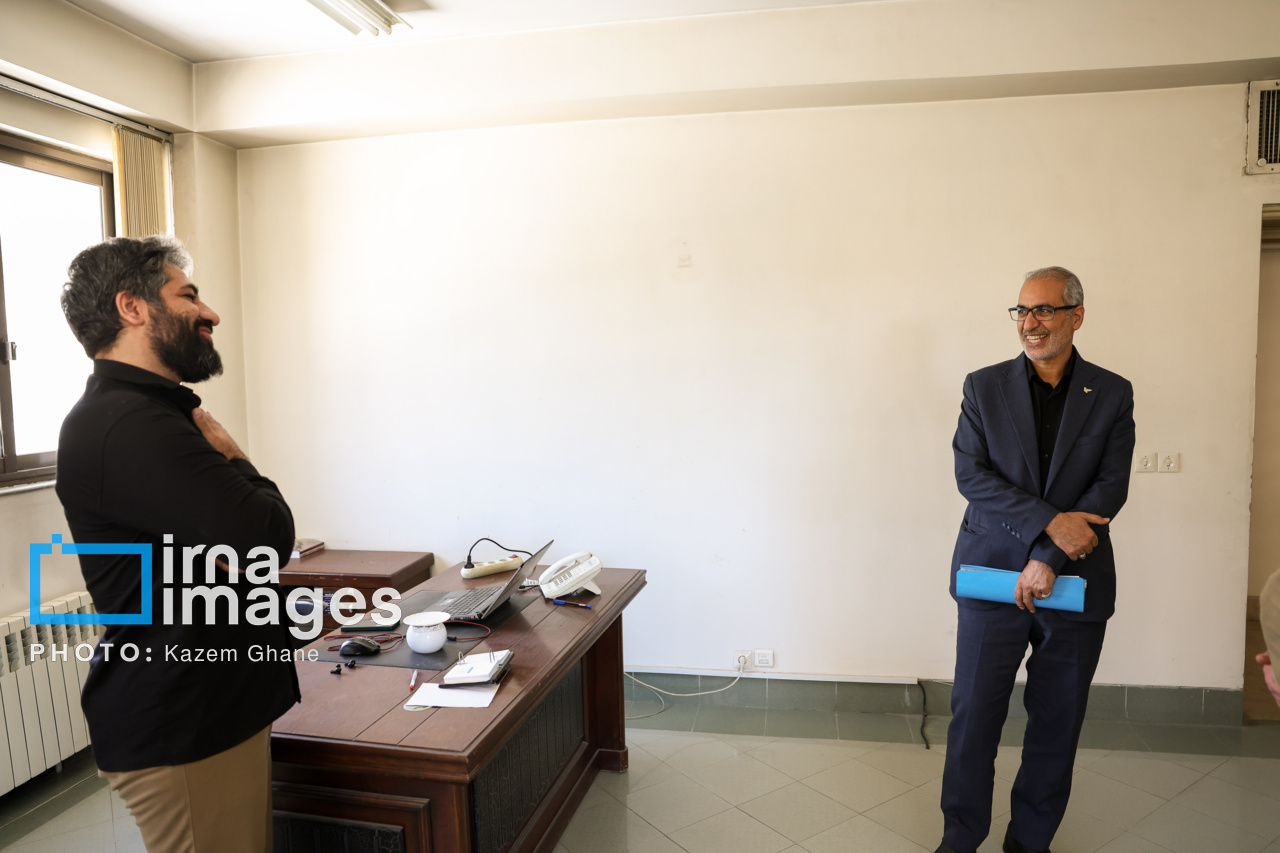 بازدید مدیرکل پست استان اصفهان از ایرنا 30خرداد 1405
