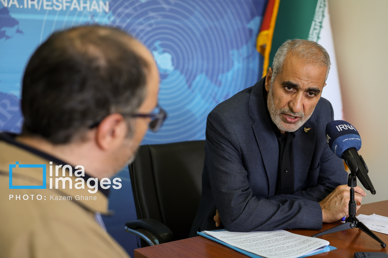 بازدید مدیرکل پست استان اصفهان از ایرنا 30خرداد 1405