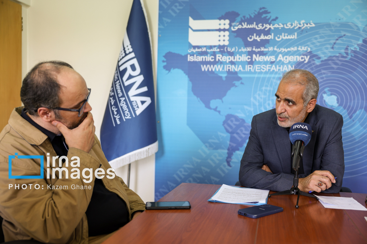 بازدید مدیرکل پست استان اصفهان از ایرنا 30خرداد 1405