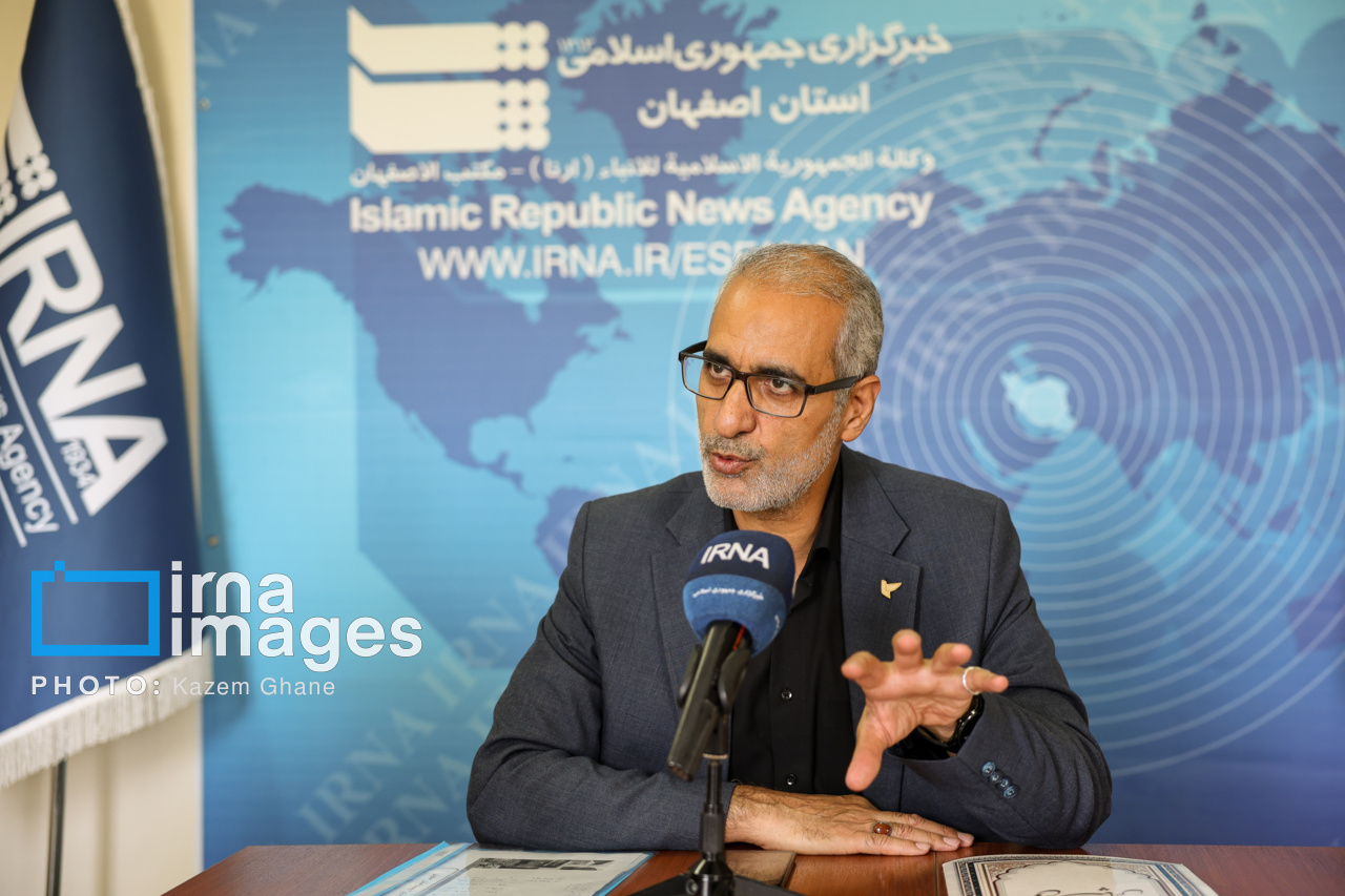 بازدید مدیرکل پست استان اصفهان از ایرنا 30خرداد 1405
