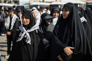 بدرقه کاروان‌های زائران کردستان به آیین تشییع رهبر شهید