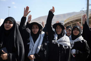 بدرقه کاروان‌های زائران کردستان به آیین تشییع رهبر شهید