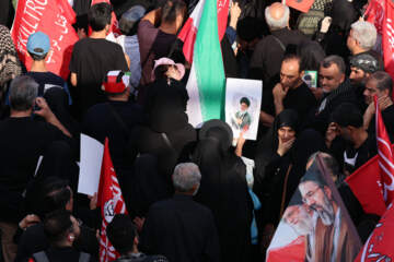 آغاز آیین تشییع پیکر مطهر رهبر شهید انقلاب