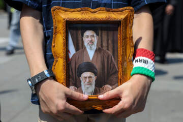 سوگ گیلانی‌ها در بدرقه رهبر شهید
