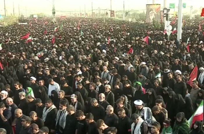 نماز مشتاقان ولایت بر پیکر آقای شهید ایران در میعادگاه عاشقان اقامه شد